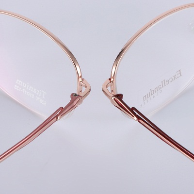 LIGHTWEIGHTBTitanium eyeglass frame Can be equipped with progressive film Fashionable new frame62670Authentic women's half frame mirror frame